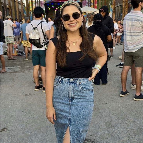 Meet your Posher, Lauren - Picture 1 of 1